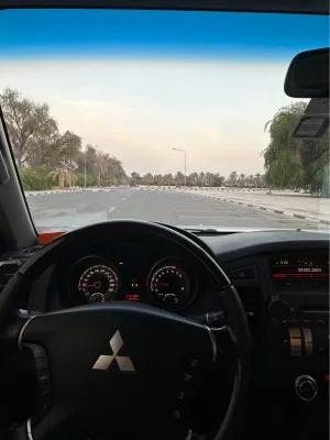 2012 ميتسوبيشي باجيرو GLS