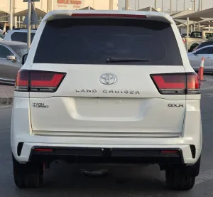 2011 تويوتا لاند كروزر Grand Touring