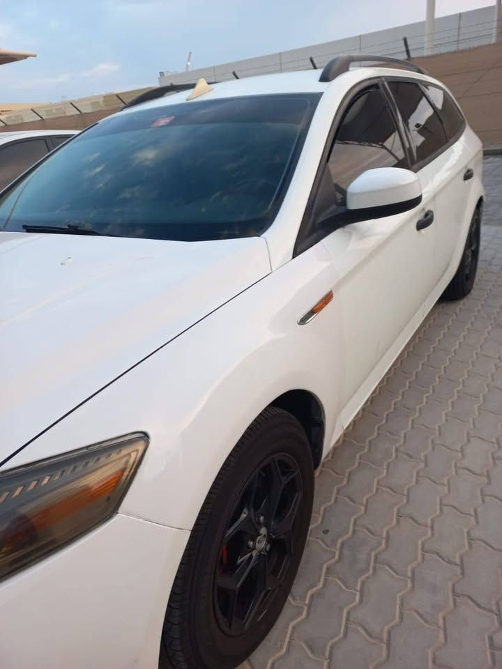 2008 فورد مونديو Style