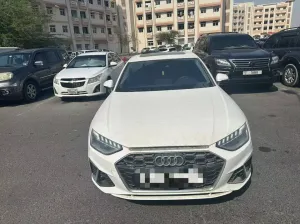 2021 اودي آي ٤ 40 TFSI