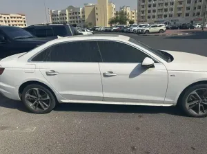 2021 اودي آي ٤ 40 TFSI