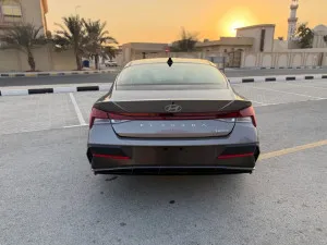 2025 هيونداي النترا Limited