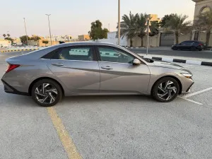 2025 هيونداي النترا Limited