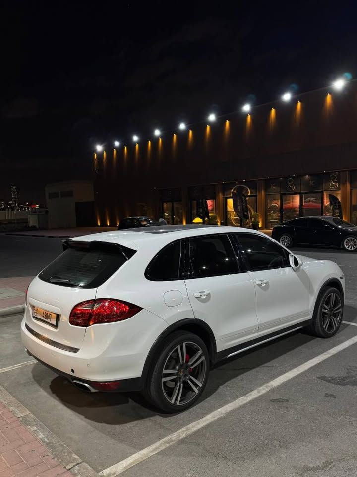 2014 بورش كاين Platinum Edition