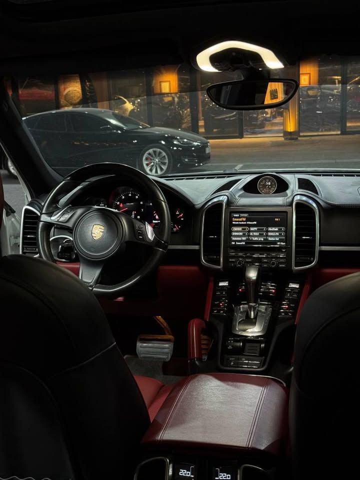 2014 بورش كاين Platinum Edition