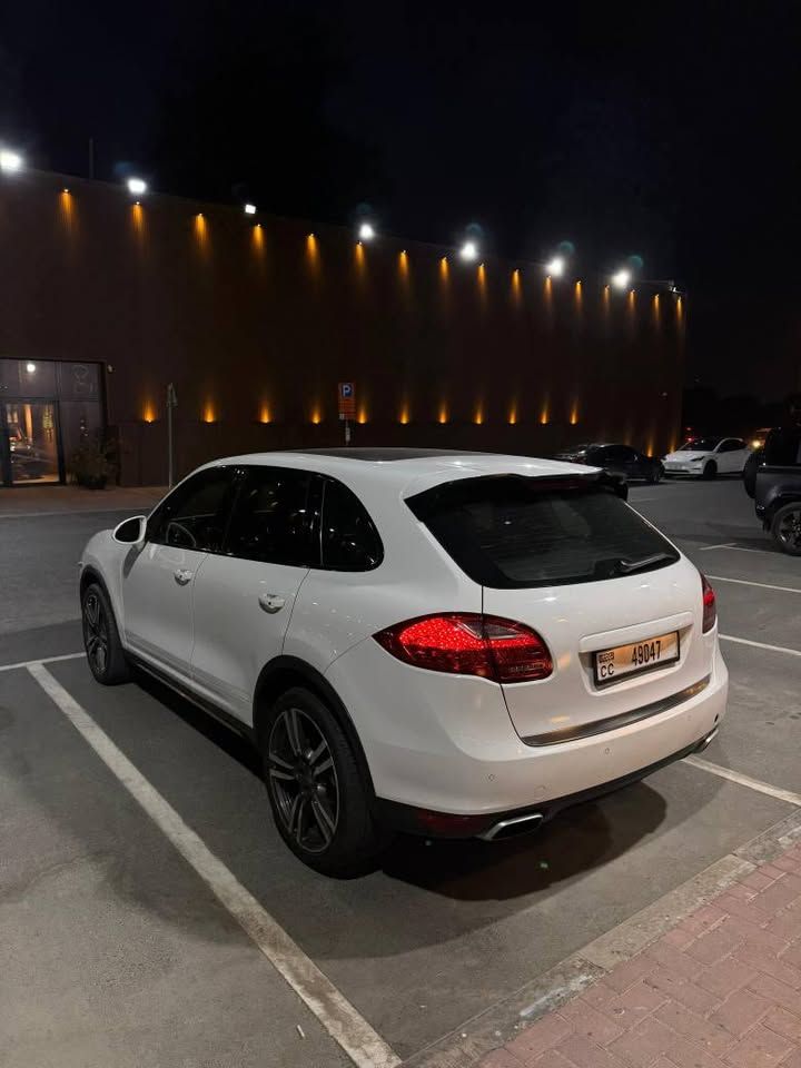 2014 بورش كاين Platinum Edition