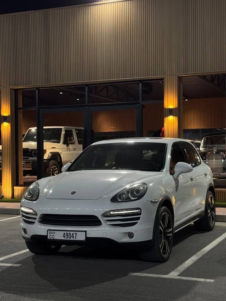 2014 بورش كاين Platinum Edition