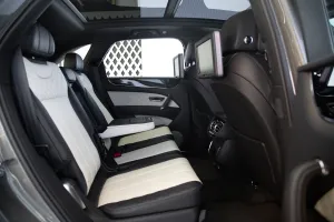 2020 بنتلي بنتايجا V8 AWD