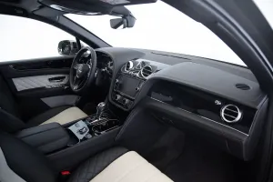 2020 بنتلي بنتايجا V8 AWD