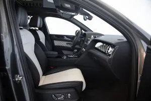 2020 بنتلي بنتايجا V8 AWD