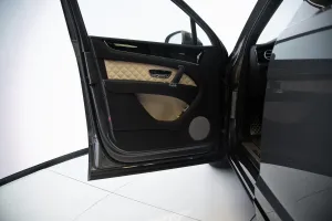 2020 بنتلي بنتايجا V8 AWD