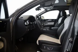 2020 بنتلي بنتايجا V8 AWD