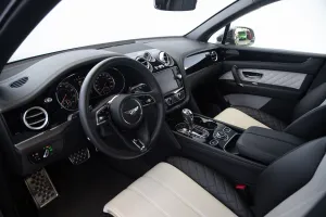 2020 بنتلي بنتايجا V8 AWD