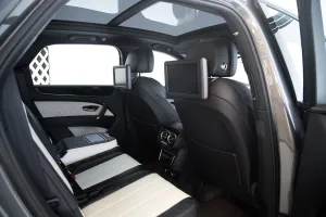 2020 بنتلي بنتايجا V8 AWD