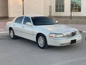 2003 Lincoln Town Car Signature