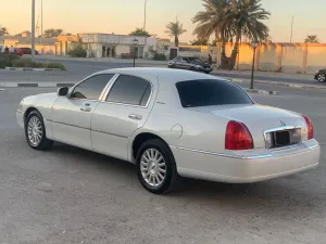 2003 Lincoln Town Car Signature