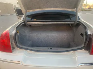 2003 Lincoln Town Car Signature