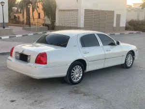 2003 Lincoln Town Car Signature