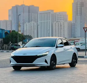 2022 هيونداي النترا SE