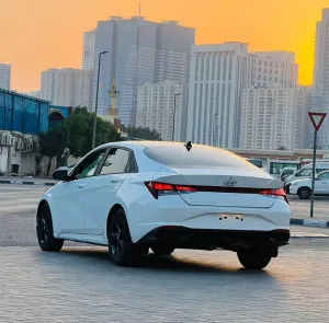 2022 هيونداي النترا SE