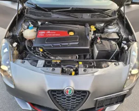 2021 ألفا روميو جويلييتا Veloce