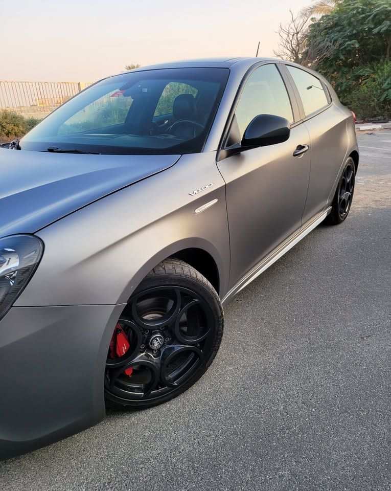 2021 ألفا روميو جويلييتا Veloce