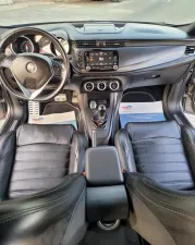 2021 ألفا روميو جويلييتا Veloce