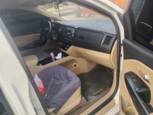 2016 كيا كارنفال LX with Seat Package