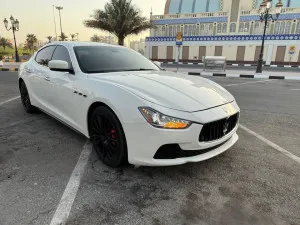 2015 مازيراتي جيبلي ١ Base
