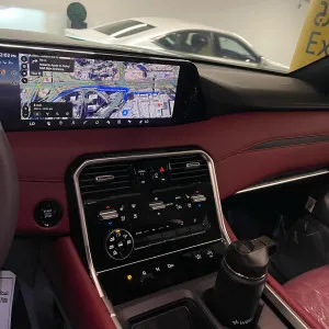 2025 Nissan Patrol LE Platinum city
