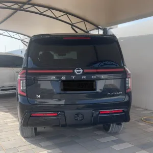 2025 Nissan Patrol LE Platinum city