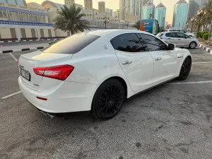 2015 مازيراتي جيبلي ١ Base