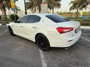 2015 مازيراتي جيبلي ١ Base