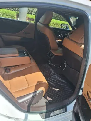 2019 لكزس ES - اي اس Es350