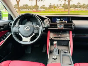 2019 لكزس اي اس IS 300