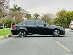 2019 لكزس اي اس IS 300