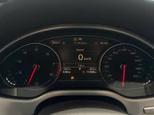 2011 اودي آي ٨ L