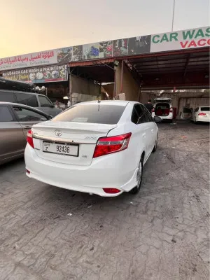 2014 تويوتا ياريس Dynamic