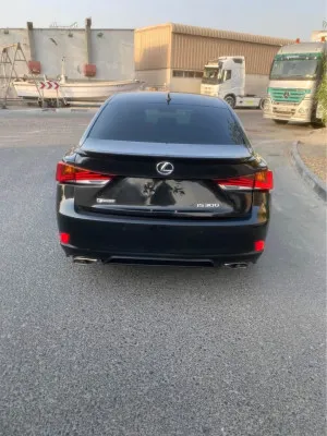 2019 لكزس اي اس IS 300