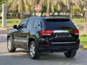 2012 جييب جراند شيروكي Laredo E