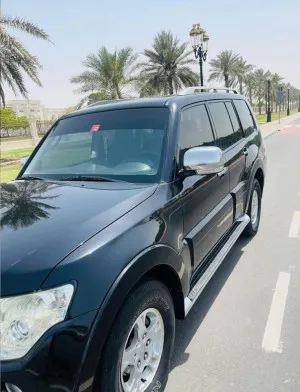 2013 ميتسوبيشي باجيرو Signature Edition