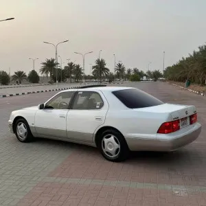 2000 لكزس آل آس ٤٠٠