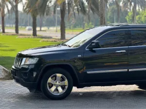 2012 جييب جراند شيروكي Laredo E