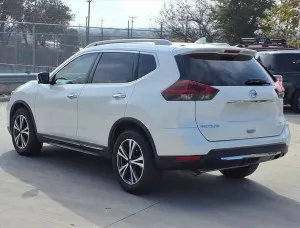 2017 نيسان روج SL