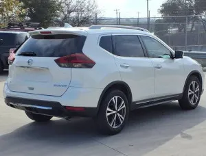 2017 نيسان روج SL
