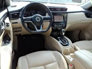2017 نيسان روج SL