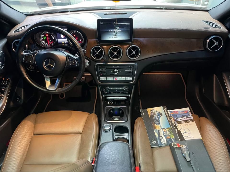 2015 مرسيدس-بنز GLA - جي ال اي GLA250