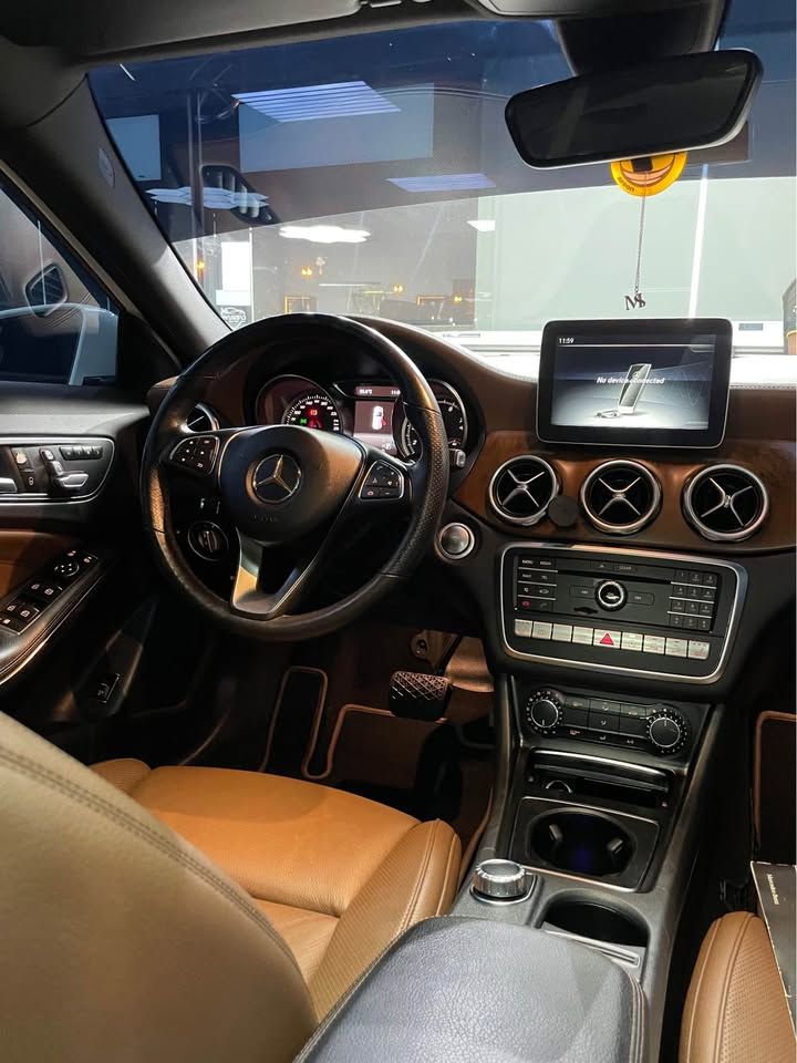 2015 مرسيدس-بنز GLA - جي ال اي GLA250