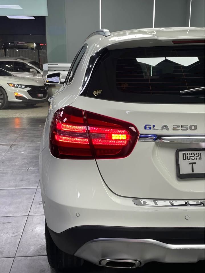 2015 مرسيدس-بنز GLA - جي ال اي GLA250