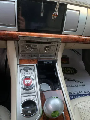 2009 جاكوار اكس اف Portfolio